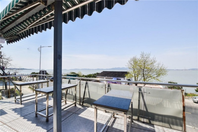 东山湖光山色民宿