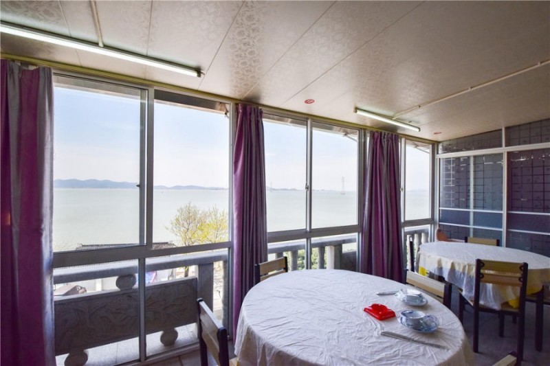 东山湖光山色民宿