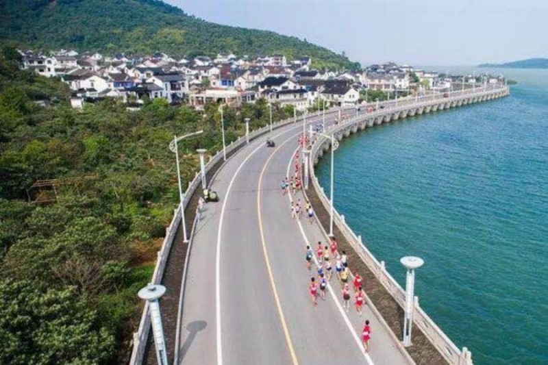 东山湖光山色民宿